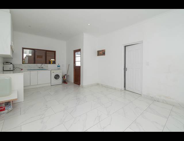 3 BEDROOM HOUSE RENTED IN WALMER ESTATE